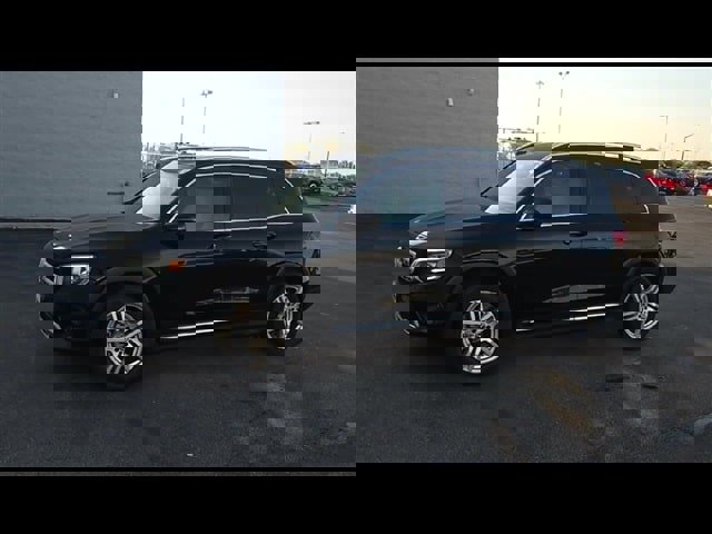 Used 2020 Mercedes-Benz GLB 250 4MATIC image 5