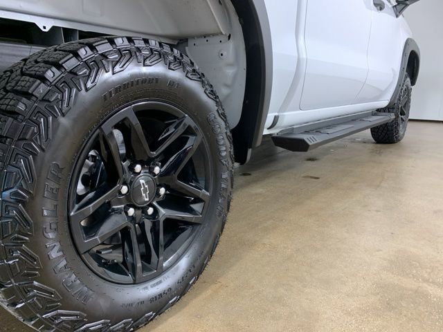 Used 2025 Chevrolet Silverado 1500 Custom Trail Boss AWD/4WD image 9