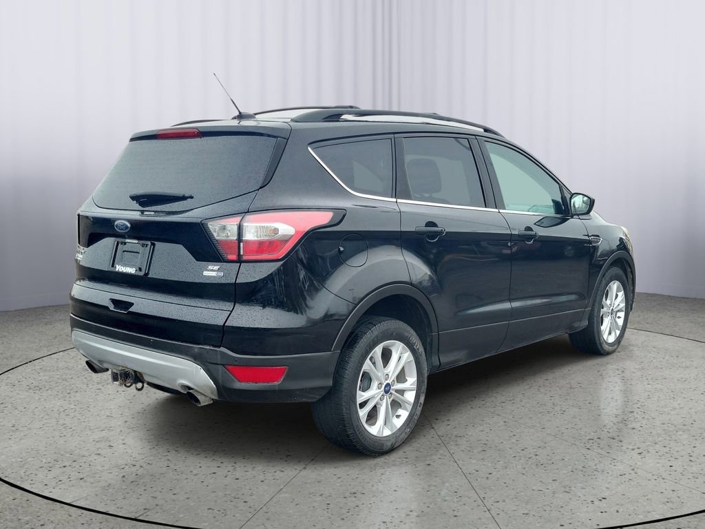 Used 2017 Ford Escape SE w/ Equipment Group 201A image 3
