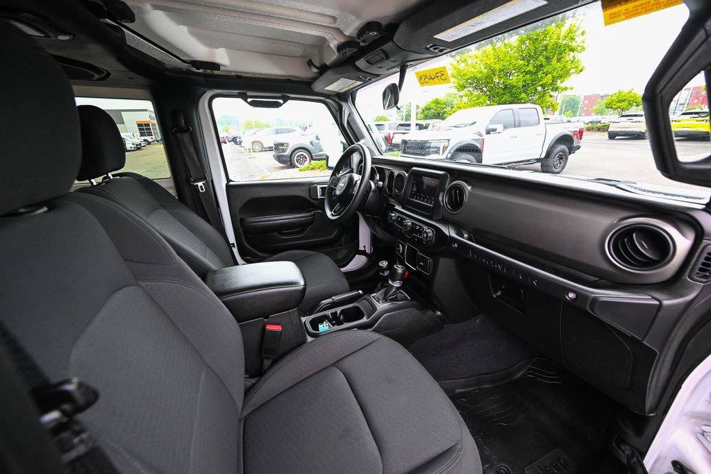 Used 2022 Jeep Wrangler Sport AWD/4WD image 20