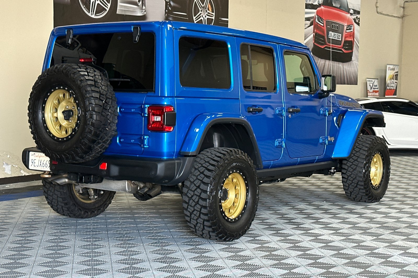Used 2023 Jeep Wrangler Unlimited Rubicon 392 w/ Trailer Tow Package AWD/4WD image 4
