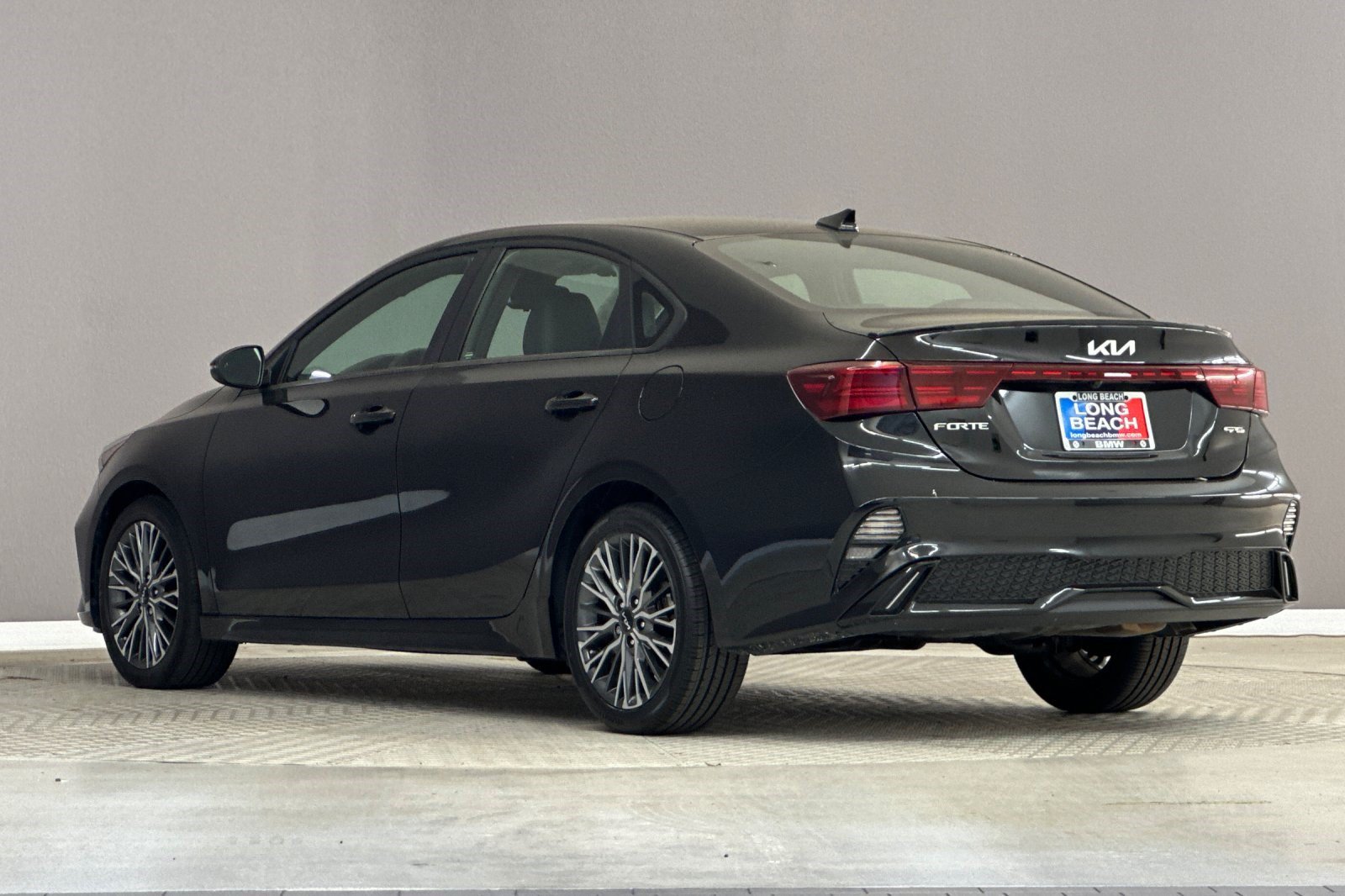 Used 2022 Kia Forte GT-Line w/ GT-Line Technology Package FWD image 3