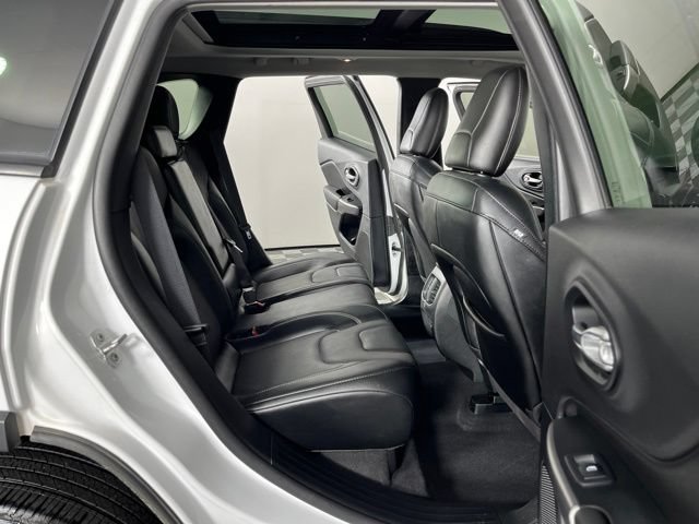 Used 2022 Jeep Cherokee Limited AWD/4WD image 50
