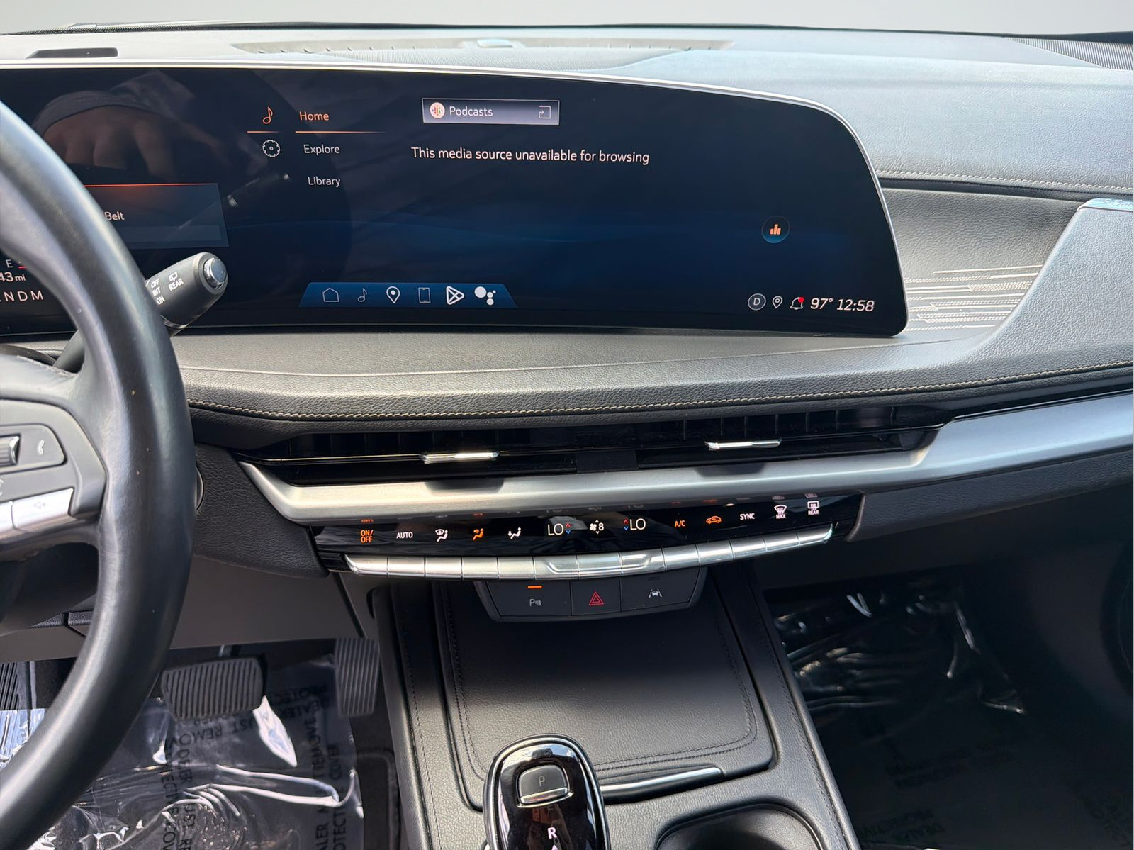 Used 2024 Cadillac XT4 Premium Luxury FWD image 16