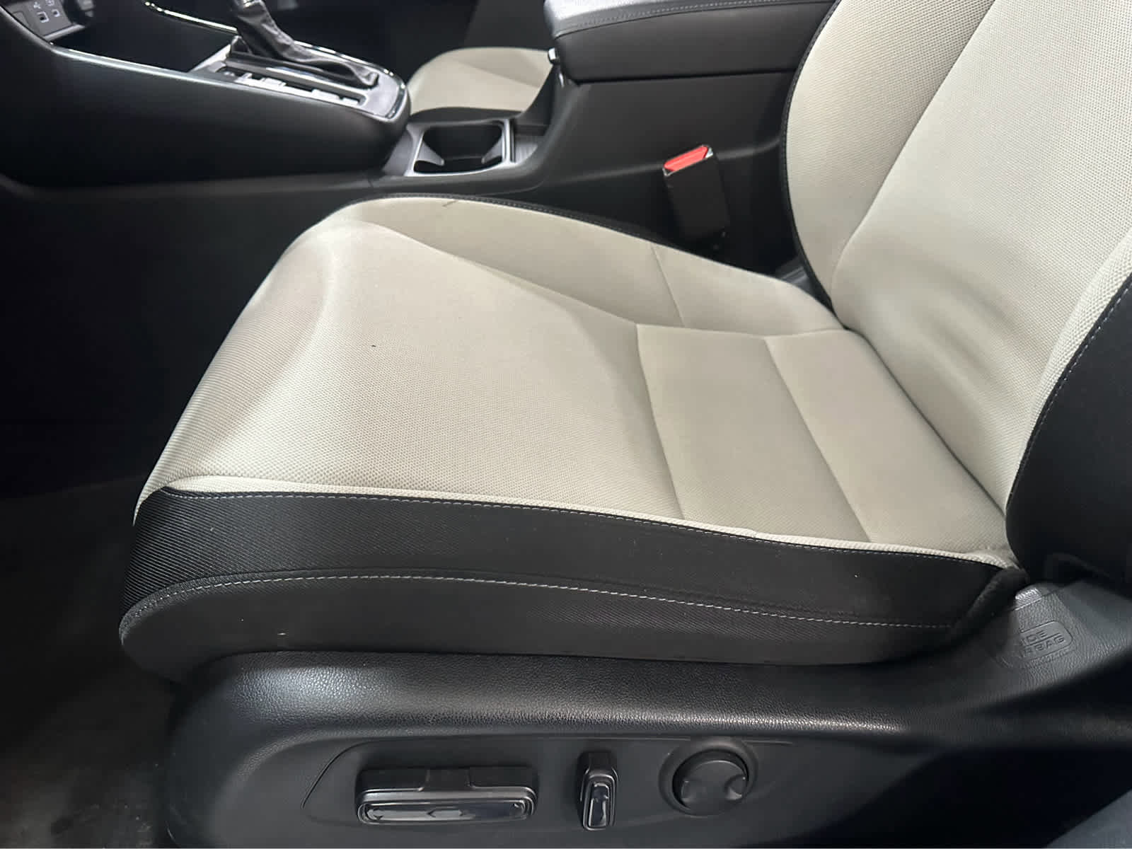 Used 2023 Honda CR-V EX image 17