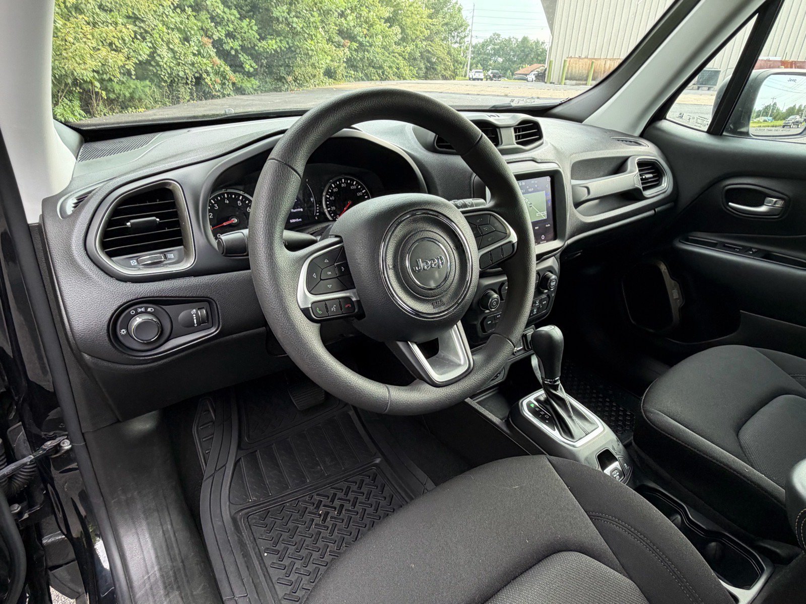 Used 2023 Jeep Renegade Latitude AWD/4WD image 28