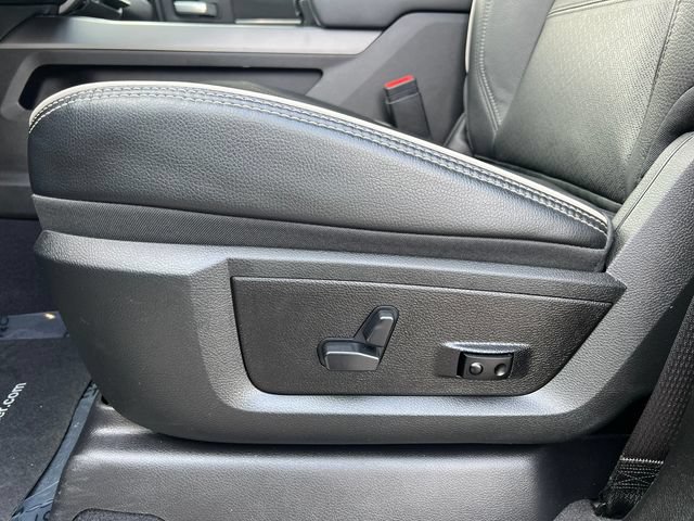 Used 2025 RAM 3500 Laramie AWD/4WD image 16