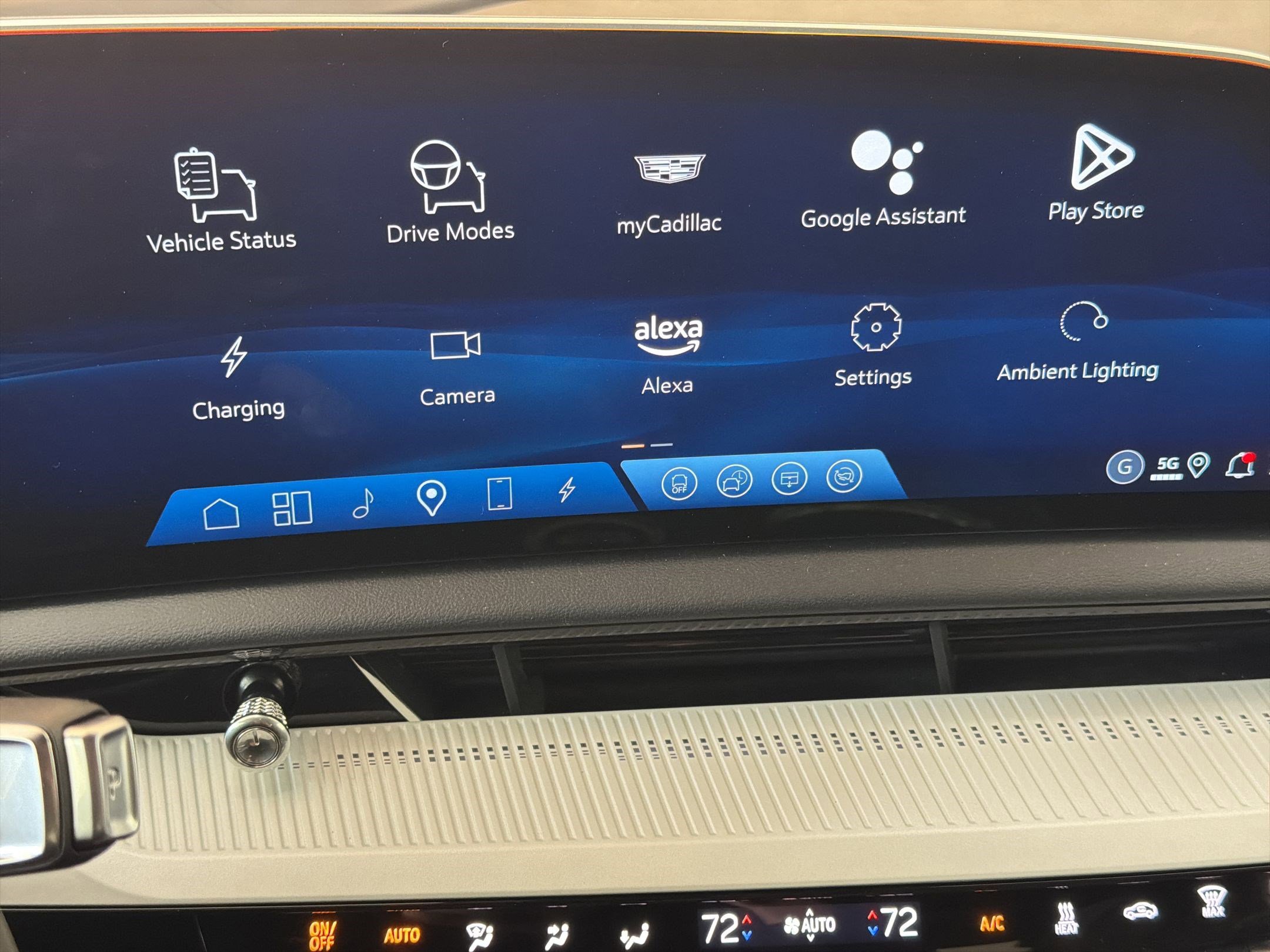 New 2025 Cadillac Optiq Luxury 1 AWD/4WD image 22