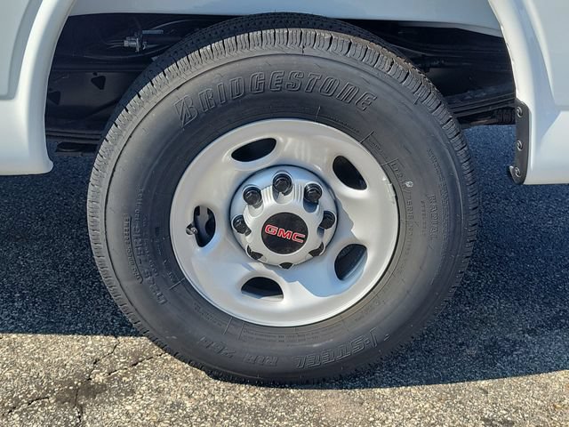 New 2026 GMC Savana 2500 w/ Driver Convenience Package RWD image 5