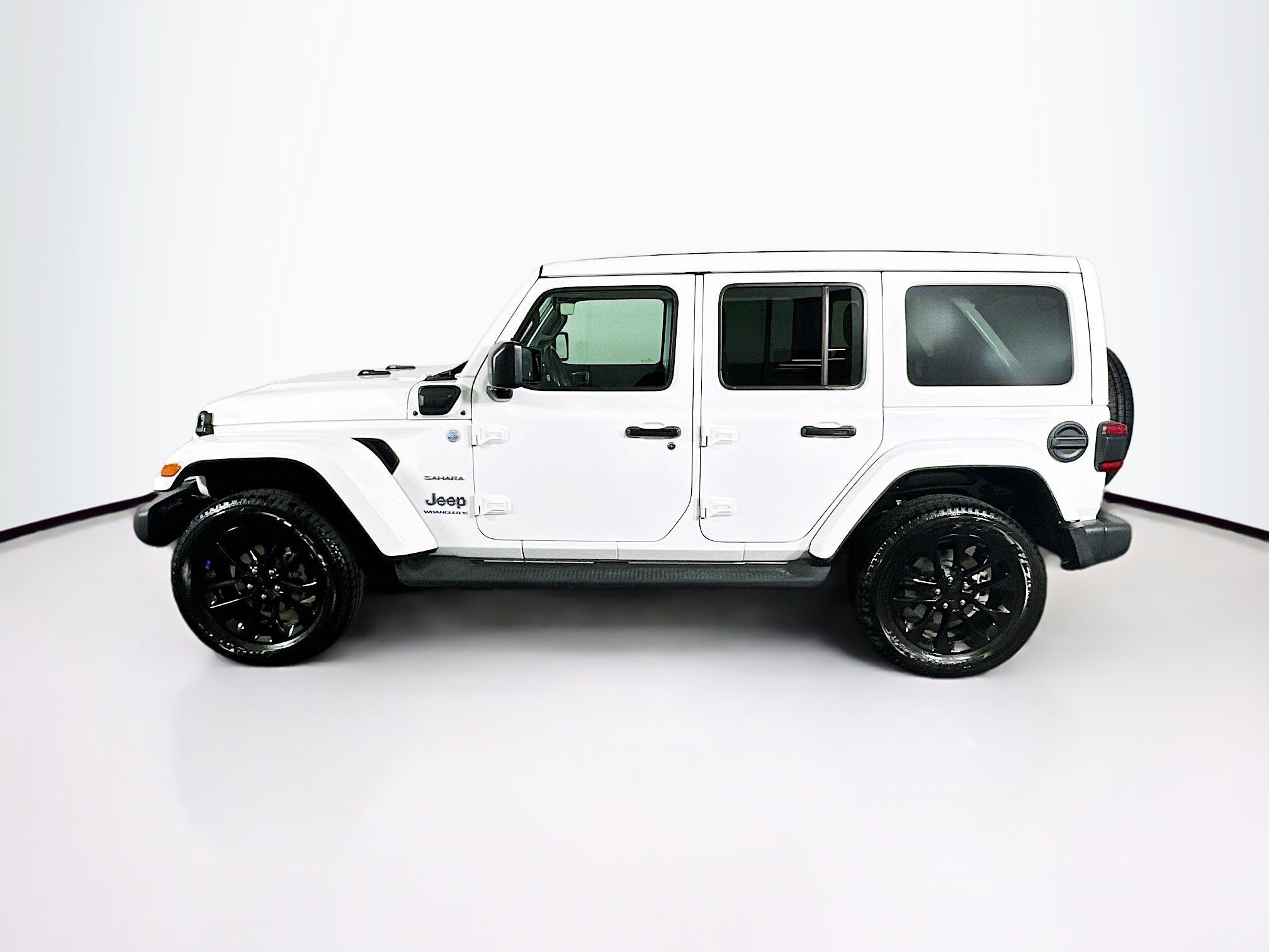 Used 2023 Jeep Wrangler Sahara w/ Cold Weather Group image 4