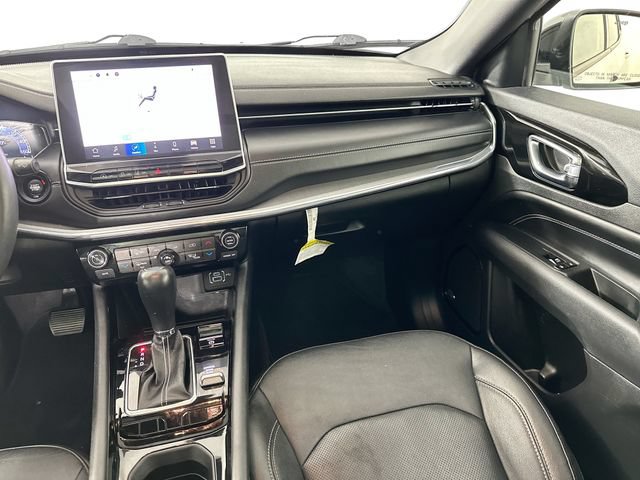 Used 2022 Jeep Compass High Altitude AWD/4WD image 29