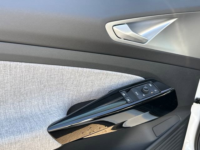 New 2026 Volkswagen ID.4 Pro image 9
