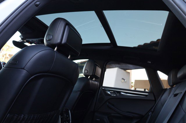 Used 2016 Porsche Macan S image 44