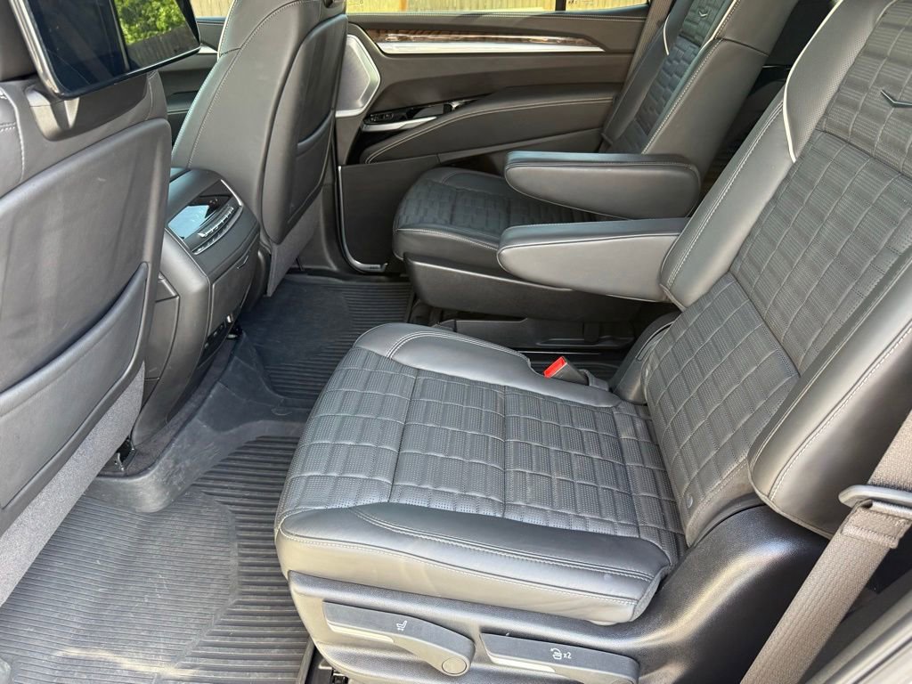 Used 2025 Cadillac Escalade Sport Platinum w/ LPO, ONYX Package AWD/4WD image 43