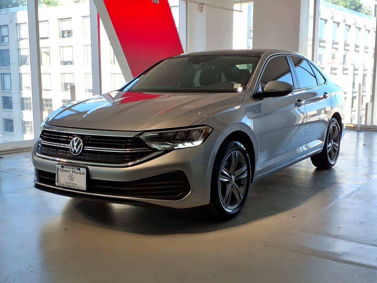 Used 2023 Volkswagen Jetta SE w/ Panoramic Sunroof Package FWD image 1