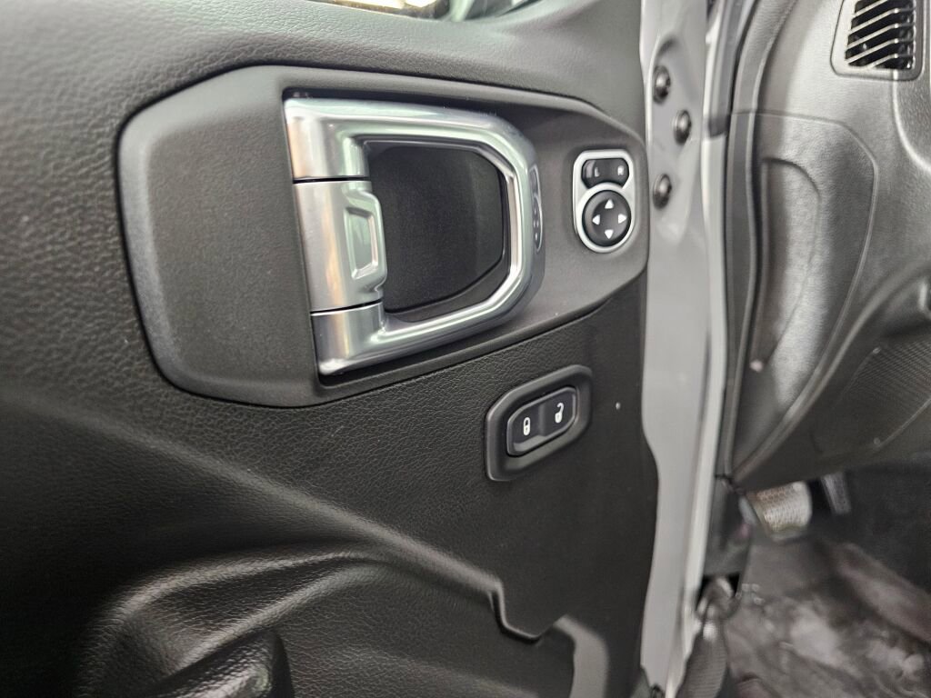 Used 2023 Jeep Wrangler Unlimited AWD/4WD image 19