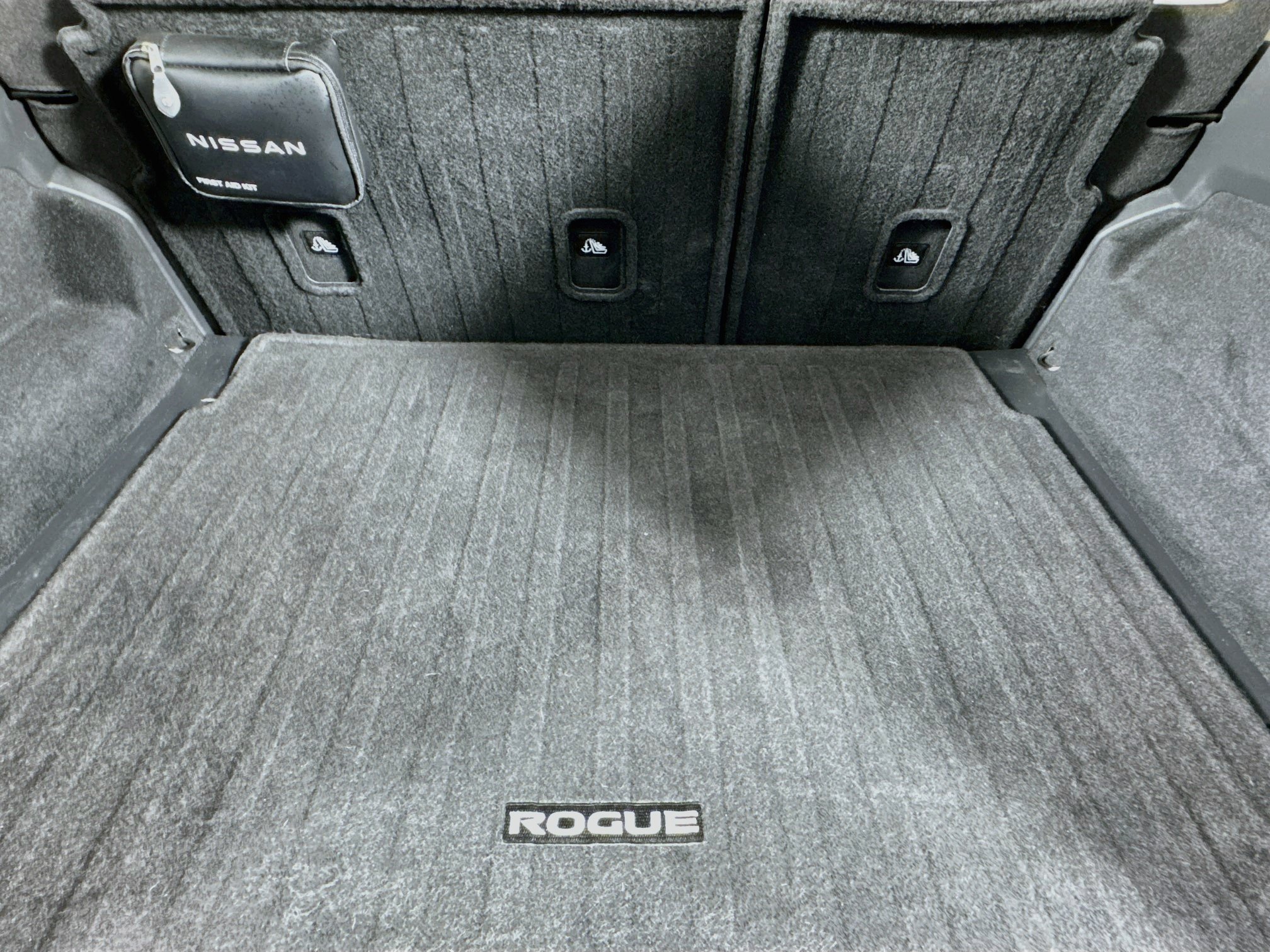 Used 2023 Nissan Rogue SV FWD image 33