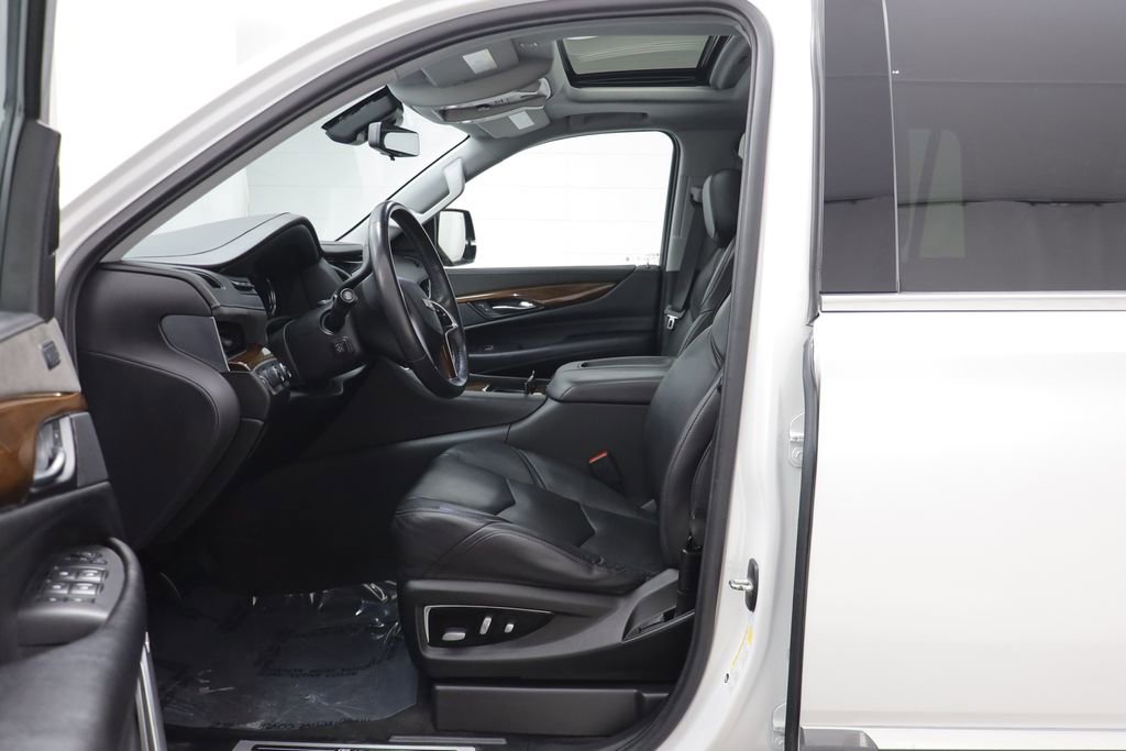 Used 2020 Cadillac Escalade Premium Luxury image 5