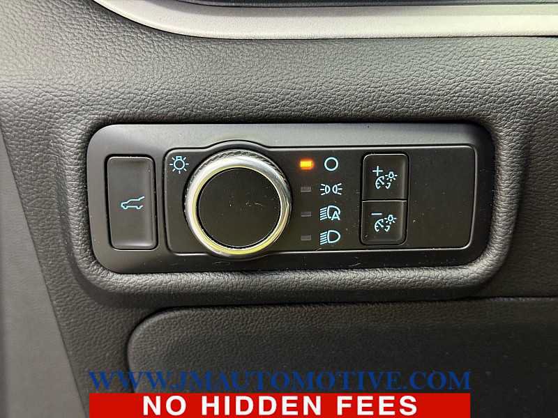 Used 2023 Ford Explorer XLT AWD/4WD image 40