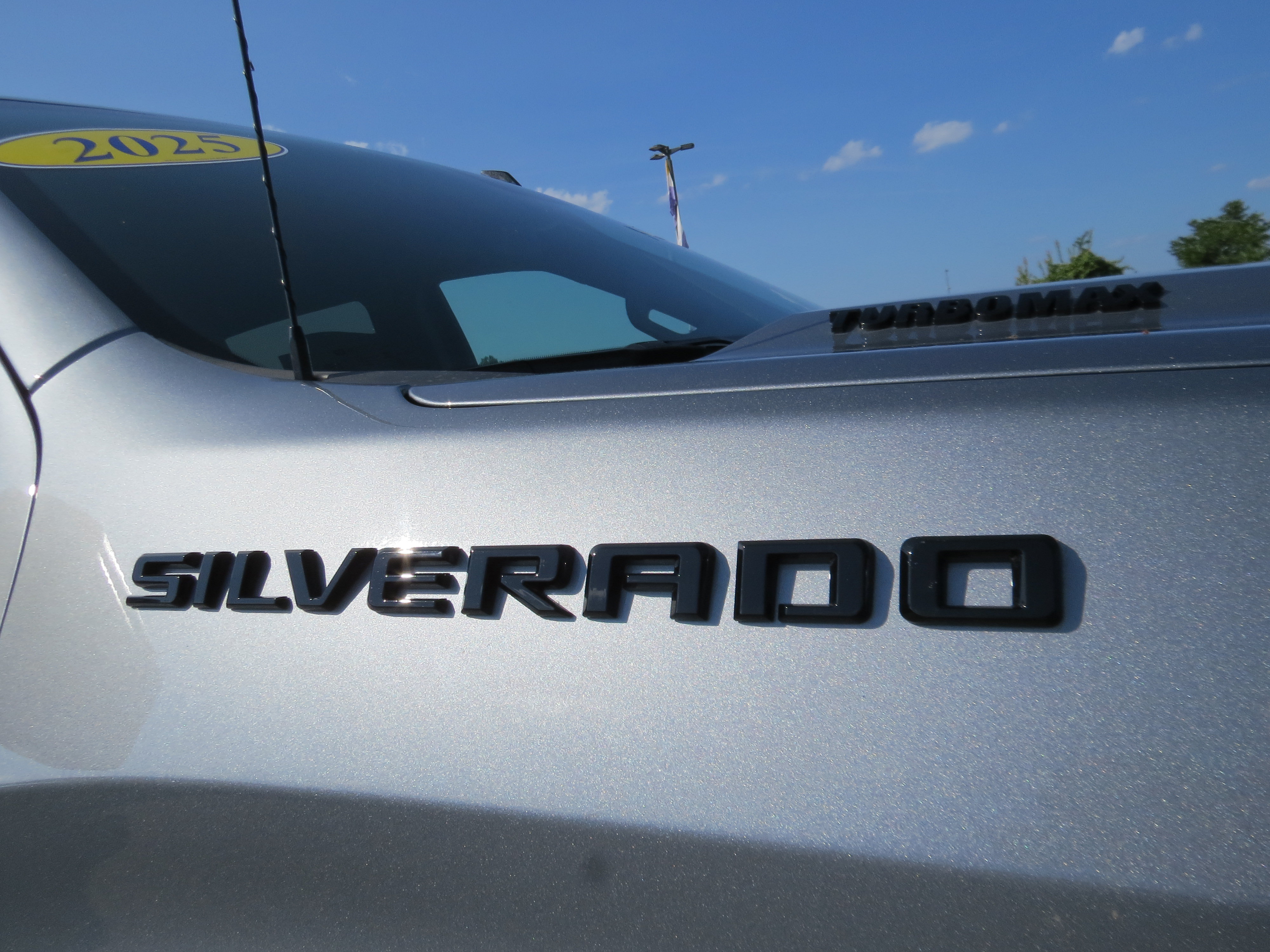 Used 2025 Chevrolet Silverado 1500 Custom w/ Turbomax Blackout Package AWD/4WD image 11