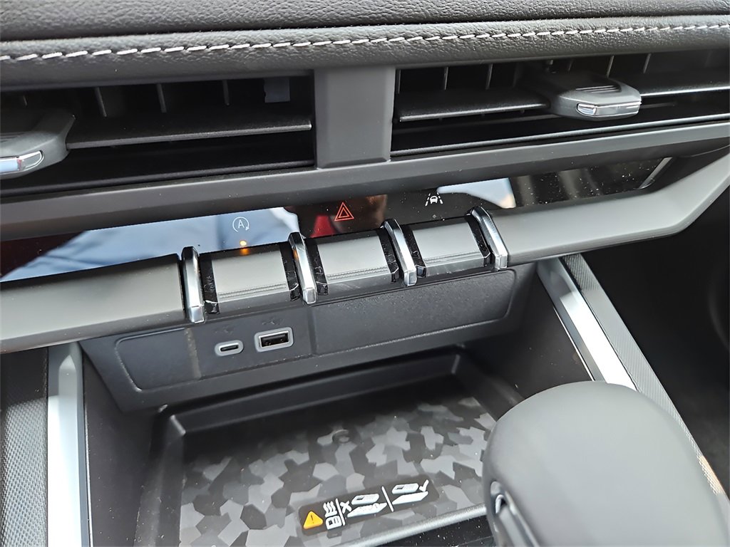 New 2025 Chevrolet Colorado LT w/ LT Convenience Package image 23