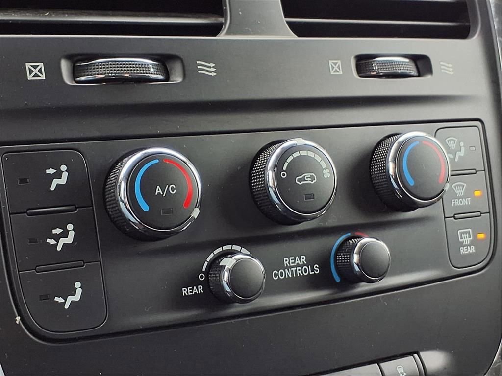 Used 2018 Dodge Grand Caravan SE w/ UConnect Hands-Free Group image 7