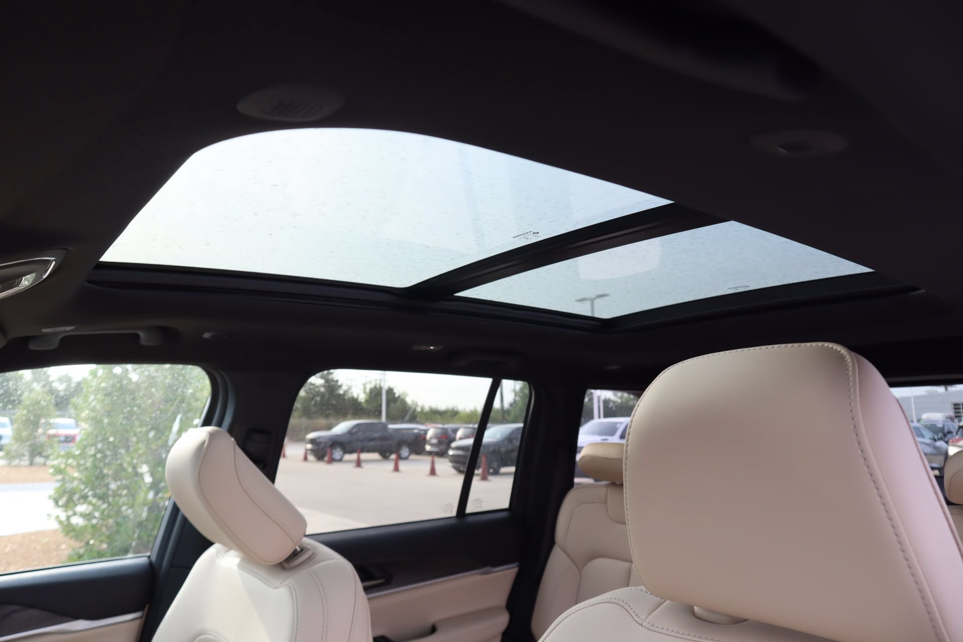 New 2026 Jeep Grand Cherokee Limited AWD/4WD image 18