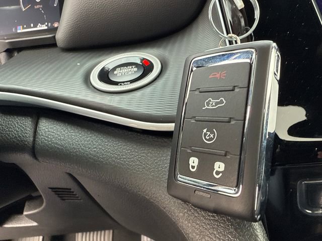 New 2025 Jeep Grand Cherokee L Laredo w/ Luxury Tech Group I image 30