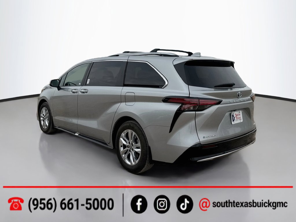 Used 2025 Toyota Sienna Limited AWD/4WD image 6