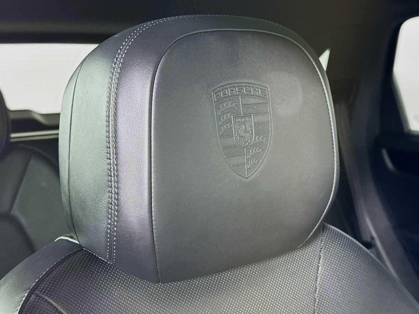 Used 2022 Porsche Cayenne image 30