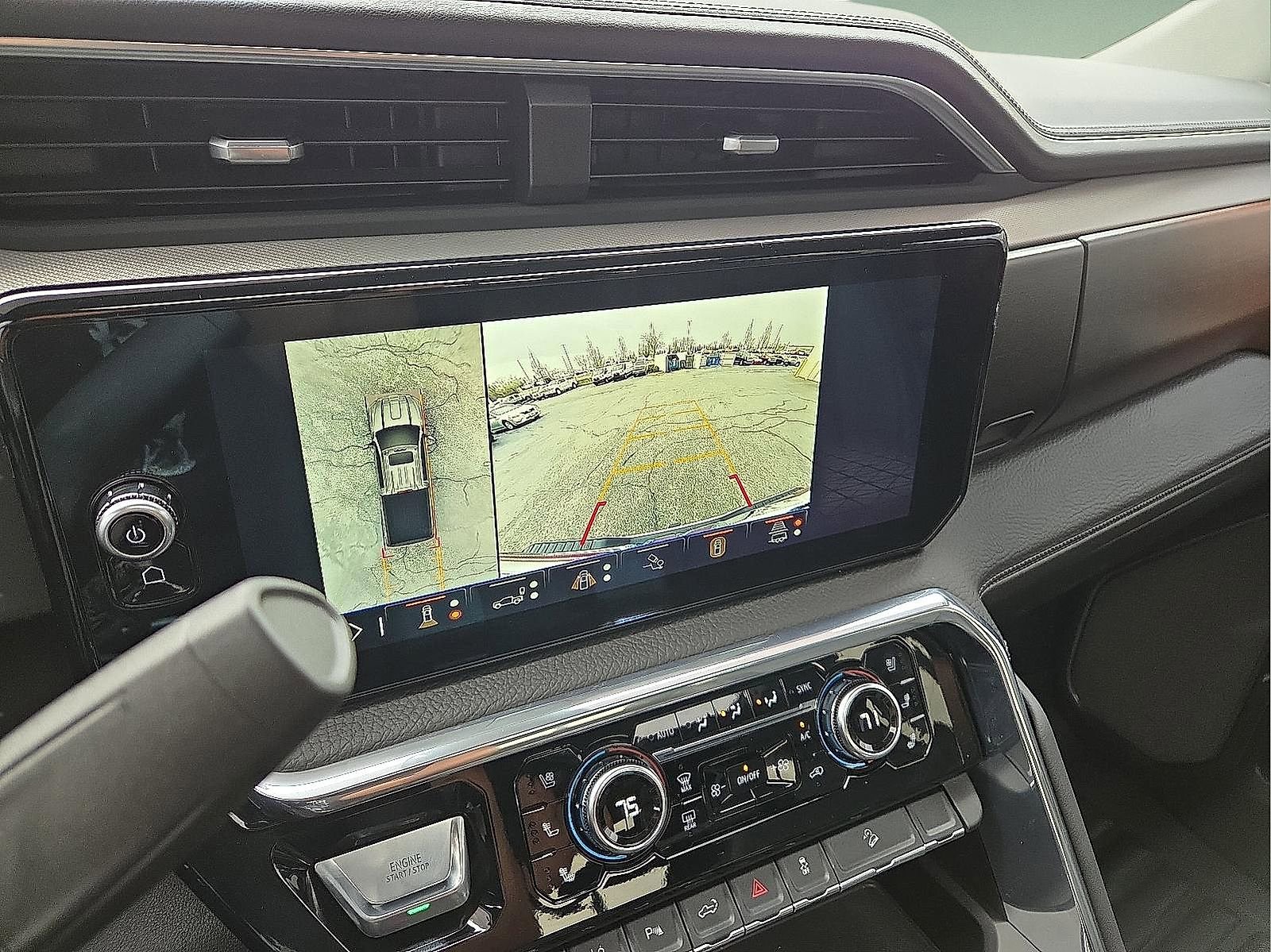 Used 2024 GMC Sierra 3500 Denali w/ Technology Package image 17