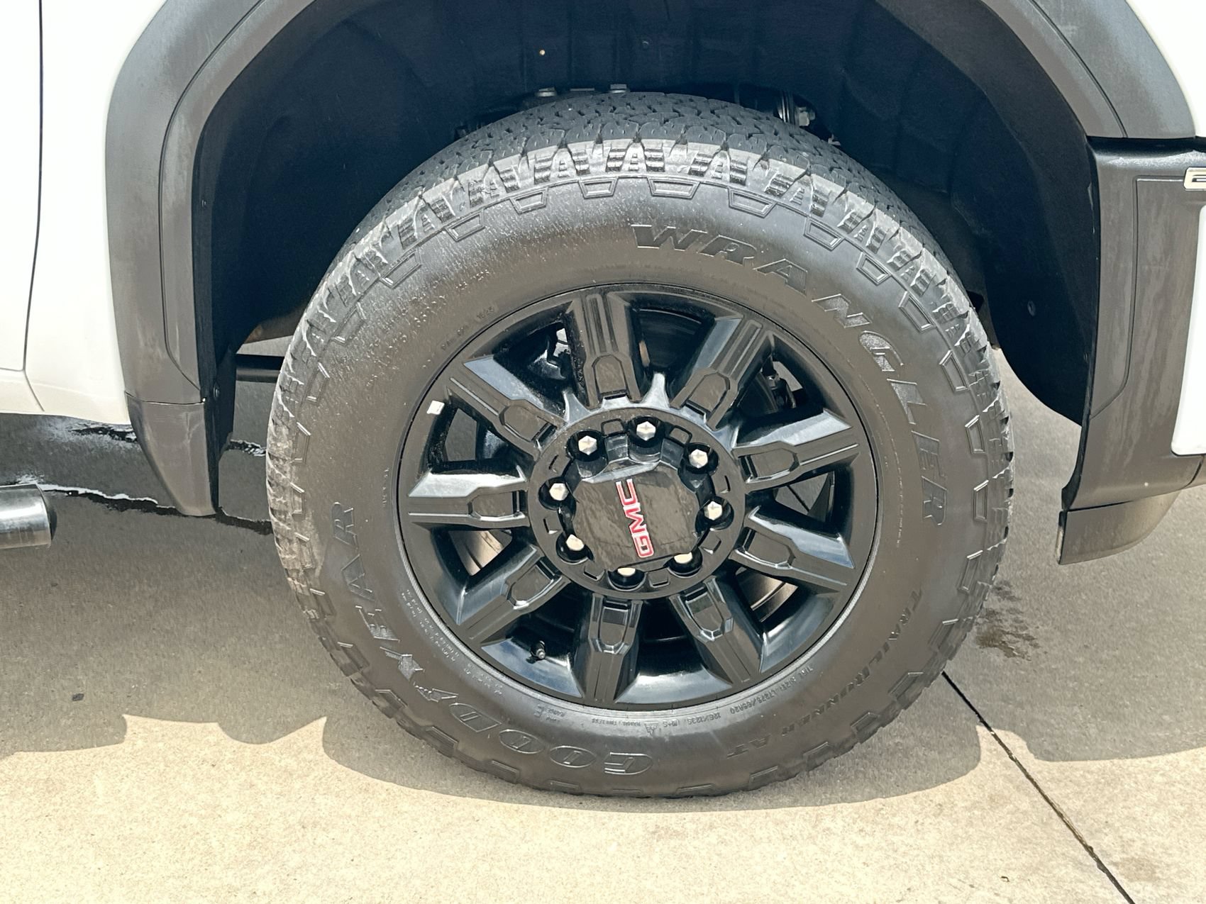 Used 2025 GMC Sierra 2500 AT4 AWD/4WD image 10