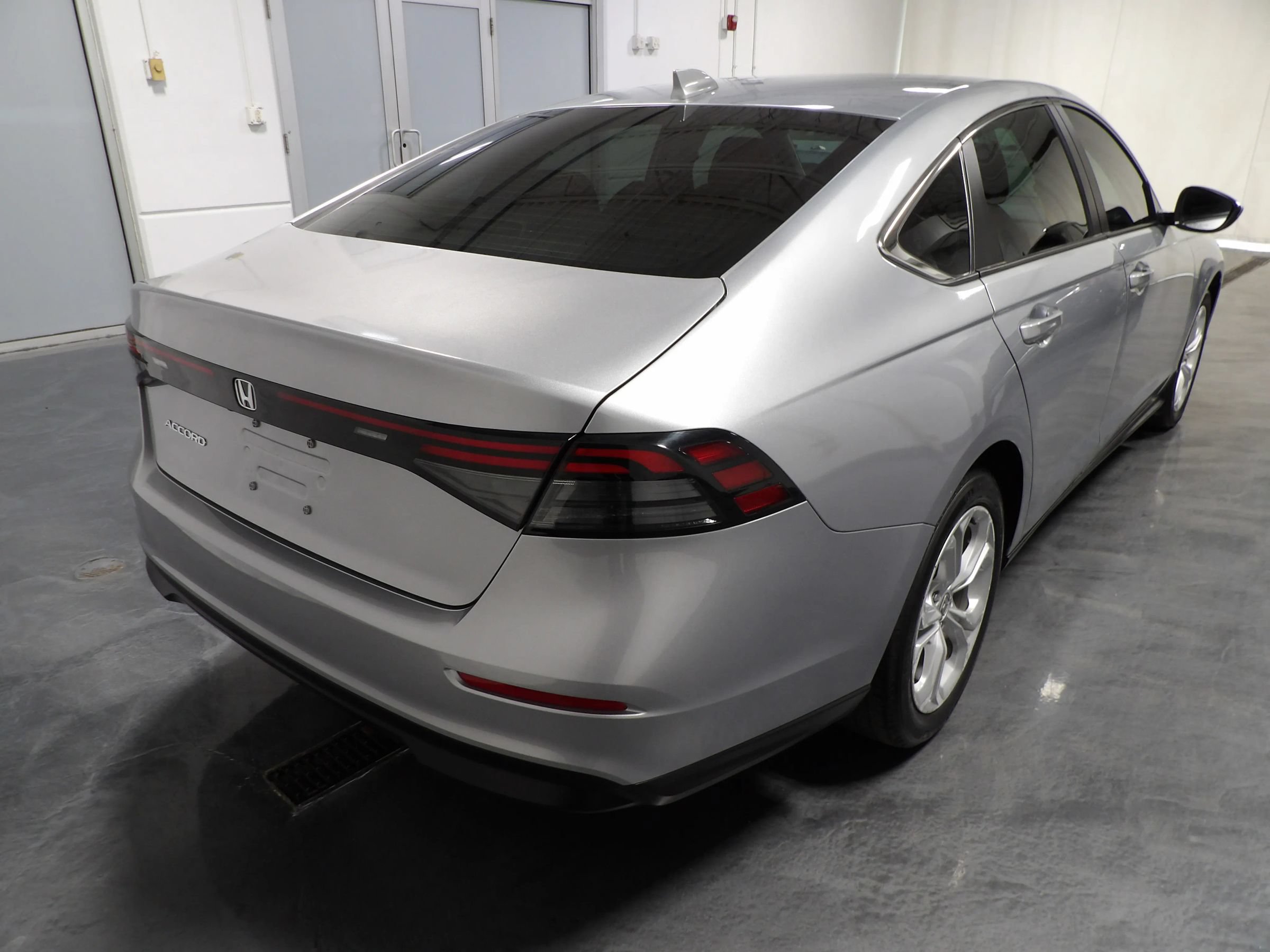 Used 2025 Honda Accord LX image 4