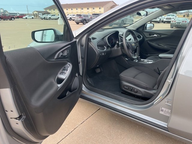 Used 2024 Chevrolet Malibu LT image 9