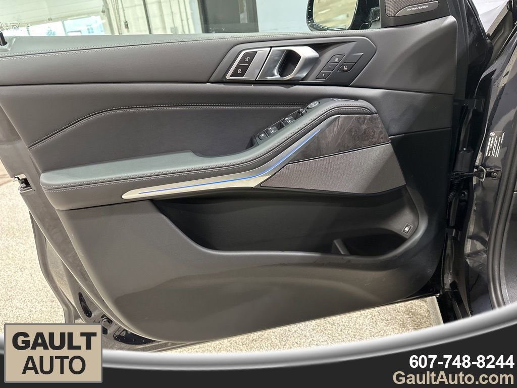 New 2026 BMW X5 xDrive50e w/ Executive Package image 12