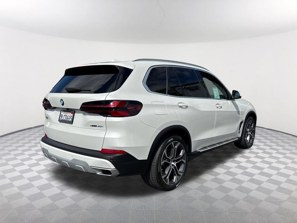 Used 2024 BMW X5 xDrive40i w/ Premium Package AWD/4WD image 4