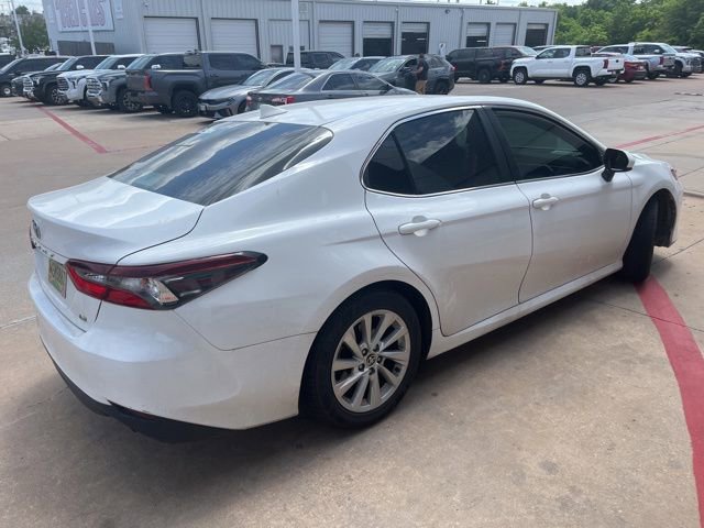 Used 2021 Toyota Camry LE FWD image 5