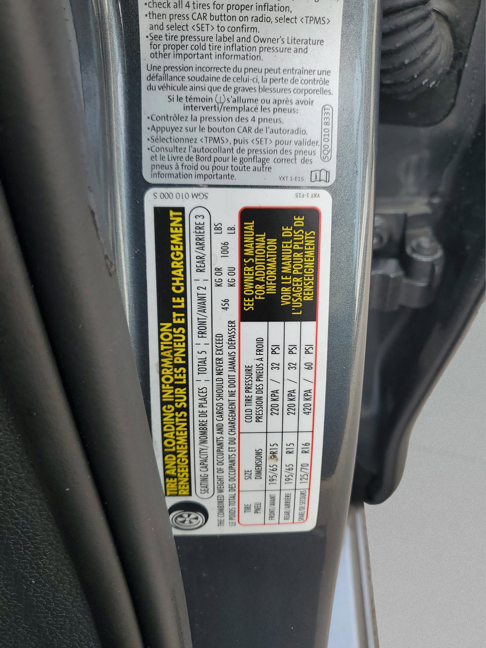 Used 2016 Volkswagen Golf S image 32