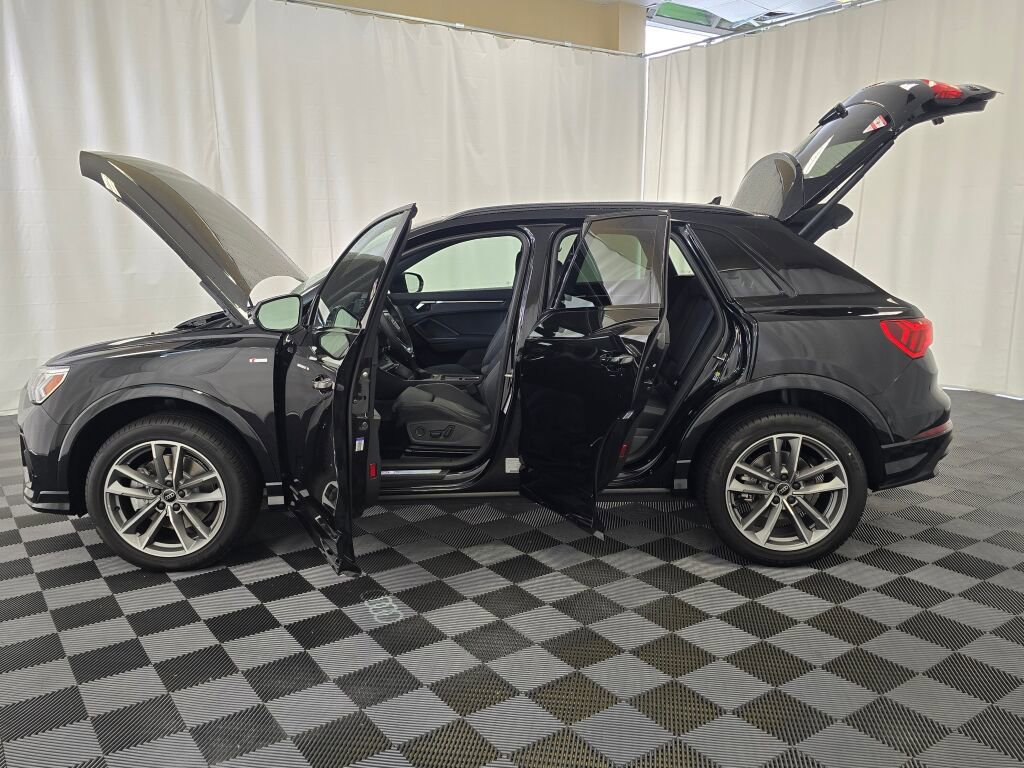 New 2025 Audi Q3 2.0T Premium image 12