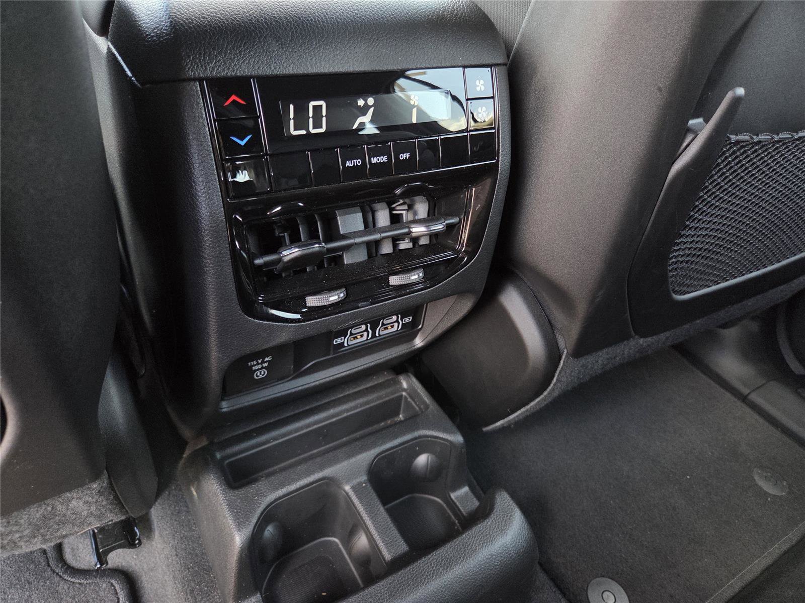 New 2025 Jeep Grand Cherokee L Altitude image 26