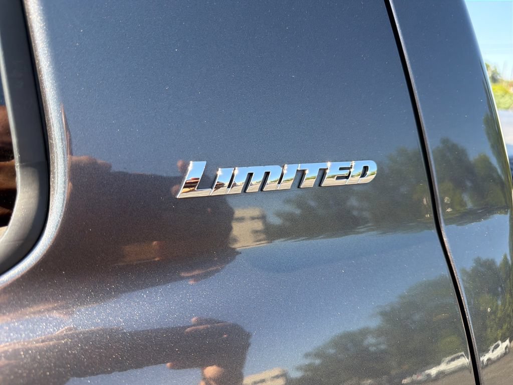 Used 2016 Toyota Tundra Limited w/ Tundra Package #1 AWD/4WD image 14