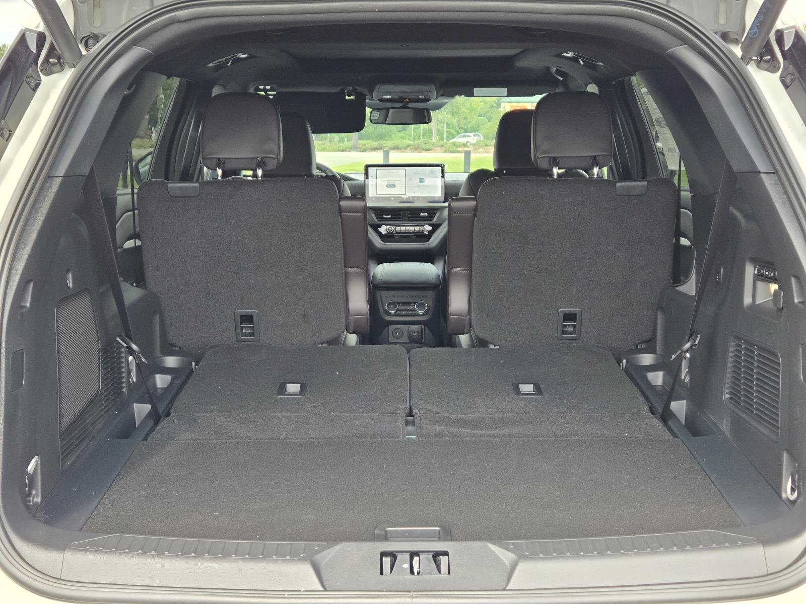 New 2026 Ford Explorer Platinum RWD image 11