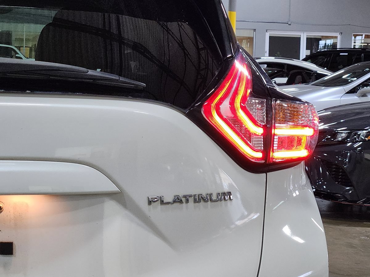 Used 2015 Nissan Murano Platinum w/ Platinum Technology Package FWD image 21