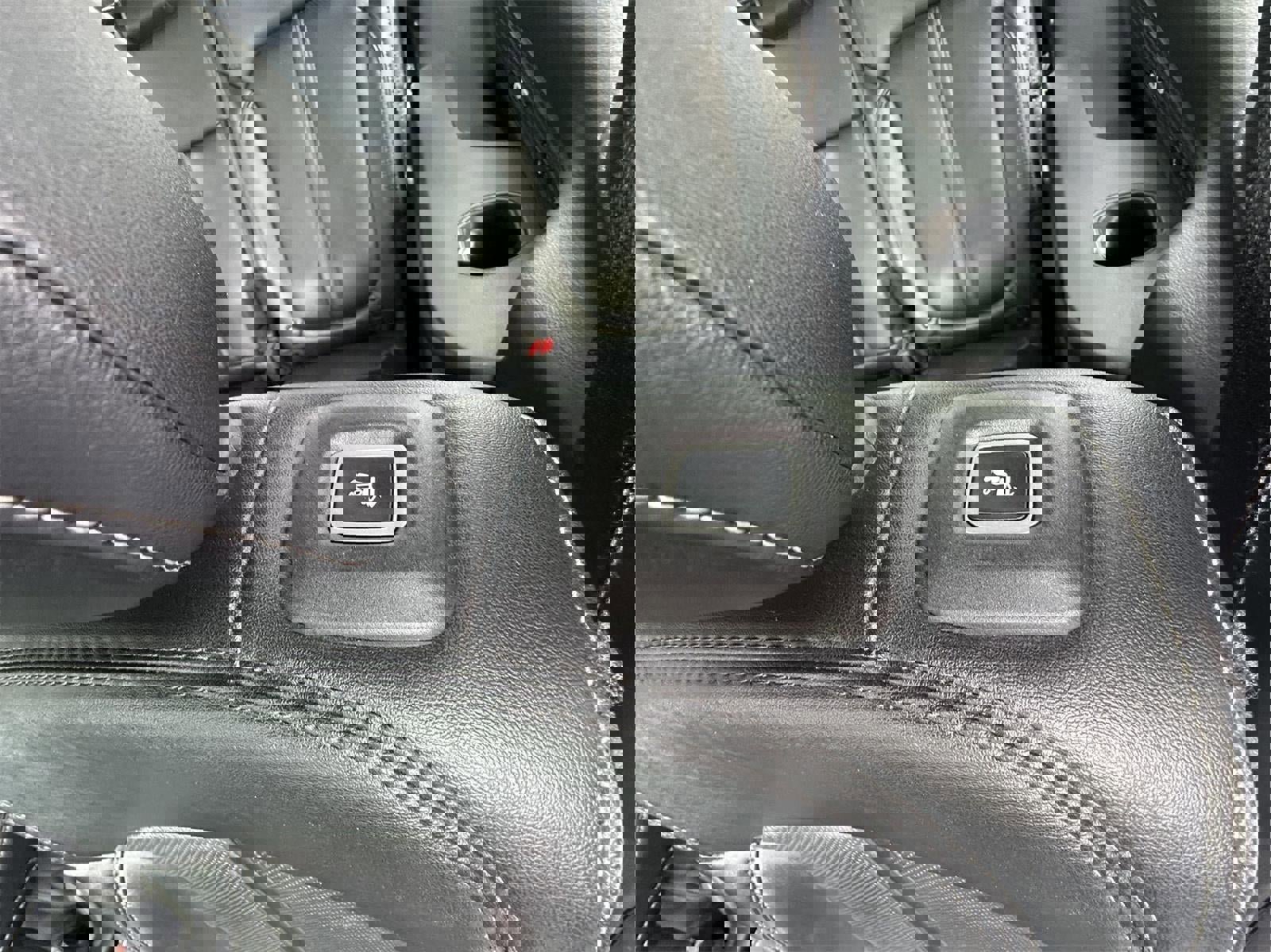 Used 2024 Jeep Wagoneer Series III AWD/4WD image 37