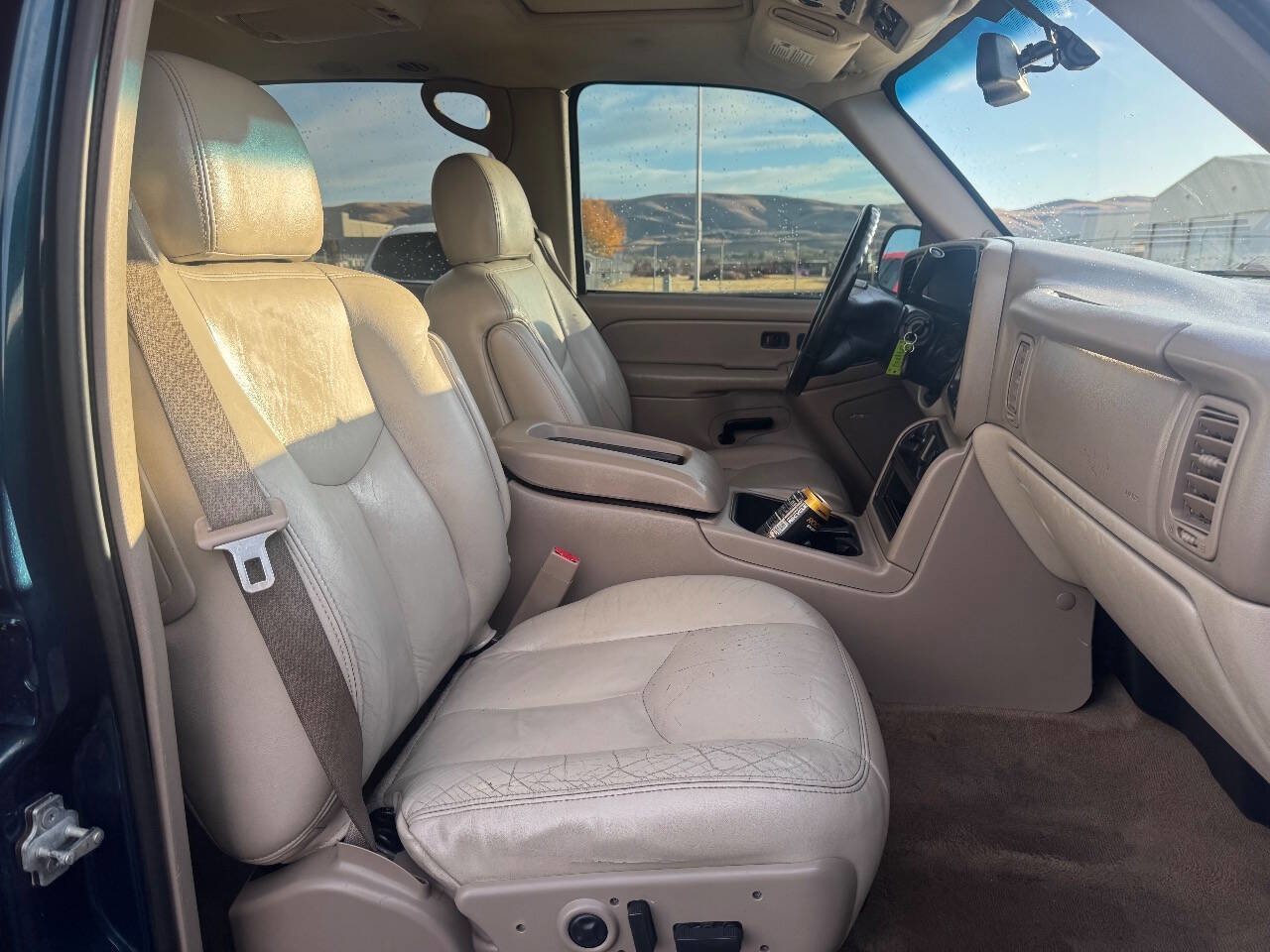 Used 2005 Chevrolet Suburban Z71 w/ Preferred Equipment Group image 8