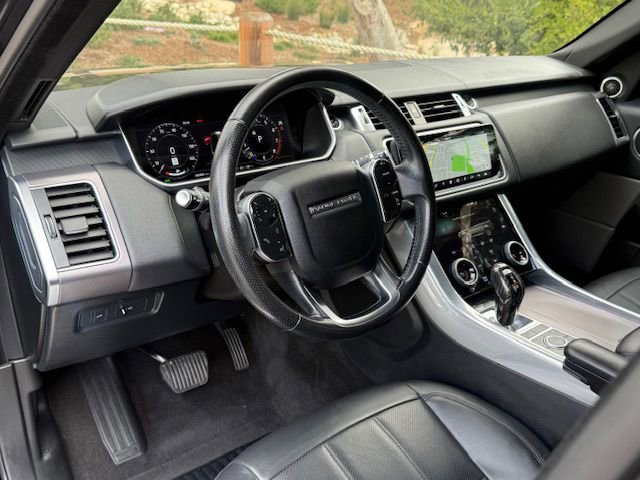 Used 2018 Land Rover Range Rover Sport HSE image 40