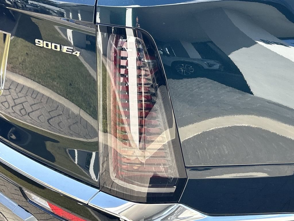 New 2026 Cadillac Vistiq Luxury image 8