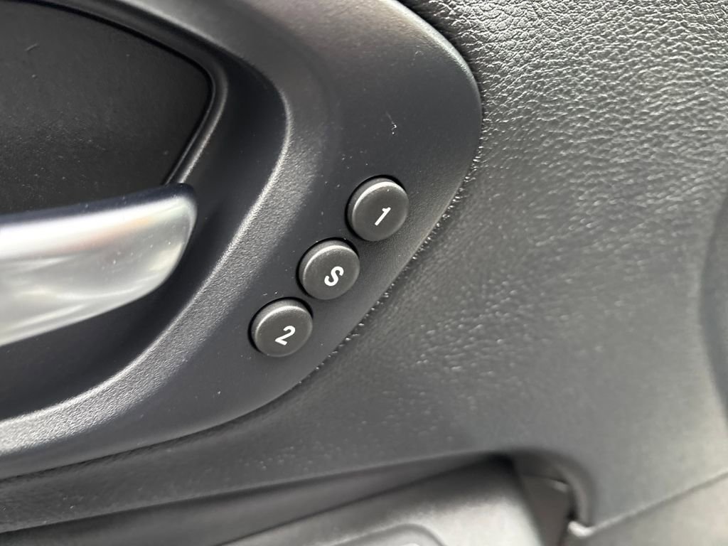 Used 2019 Jeep Cherokee Limited image 14