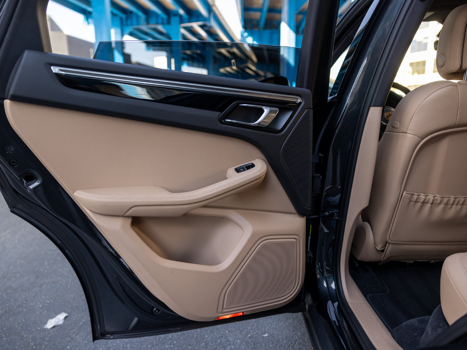 Certified 2023 Porsche Macan AWD/4WD image 38