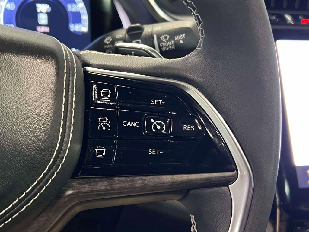 Used 2024 Jeep Grand Cherokee Overland w/ Trailer Tow Package image 25